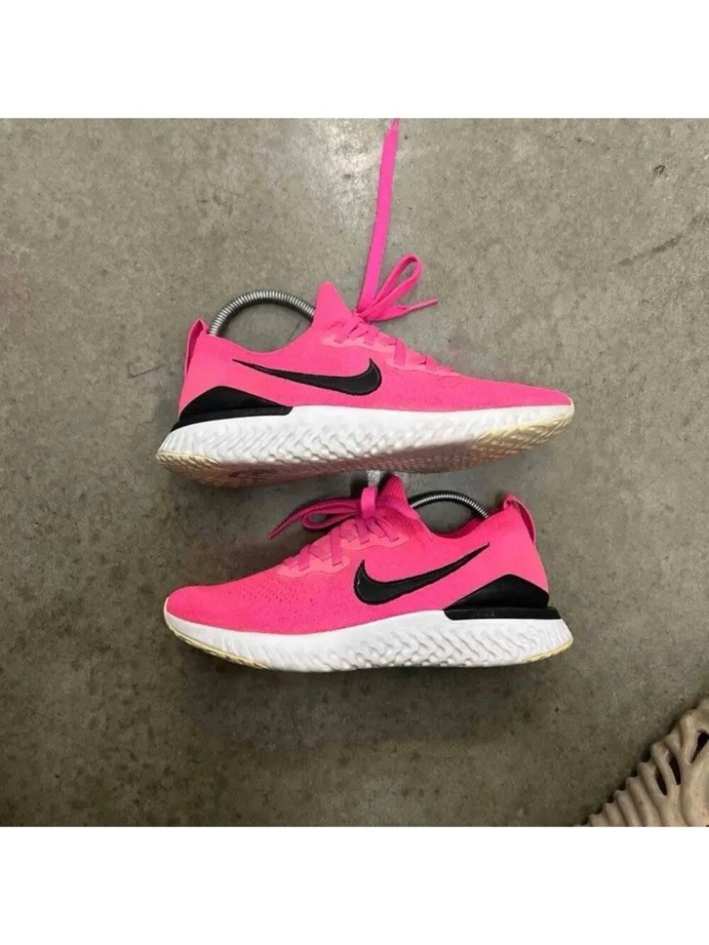 Nike Wmns Epic React Flyknit 2 'Raspberry Red' BQ8927601 Size 8.5 women Lightly